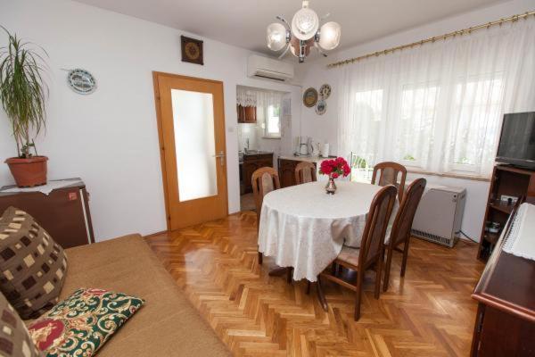 Apartments Bujan Crikvenica Exteriör bild