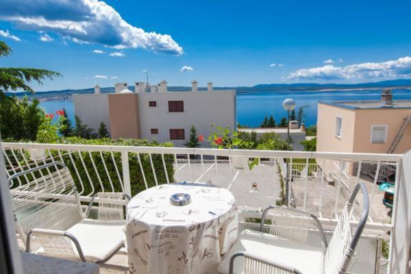 Apartments Bujan Crikvenica Exteriör bild